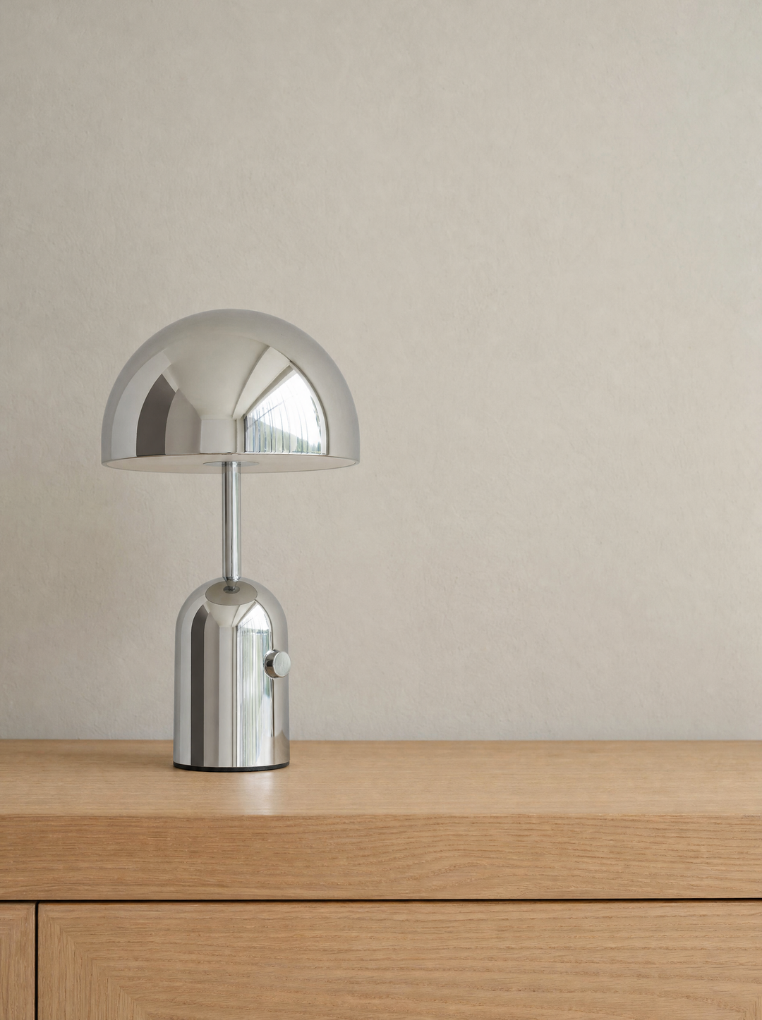 Vespers cordless table lamp in silver finish